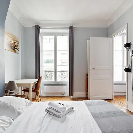 Charming Parisian Near Bastille By Guestready شقة باريس